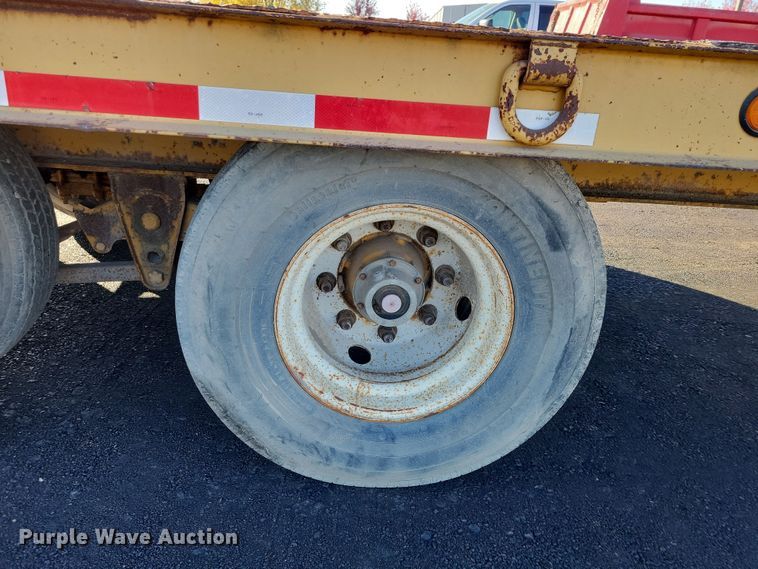 image for item DN3603 2001 Trail King TK40 equipment trailer