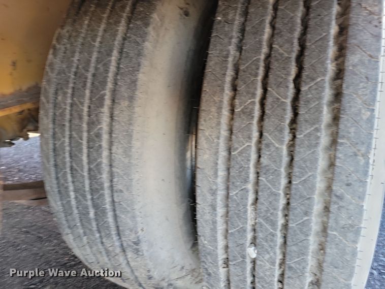 image for item DN3603 2001 Trail King TK40 equipment trailer