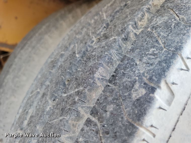 image for item DN3603 2001 Trail King TK40 equipment trailer