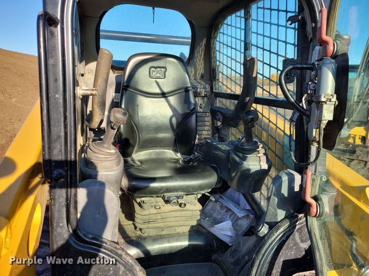 image for item DN3606 2017 Caterpillar 259D tracked skid steer loader