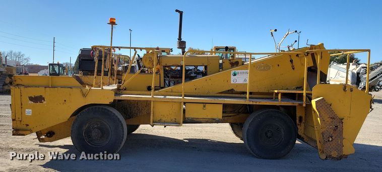 image for item DN3610 Etnyre chip spreader