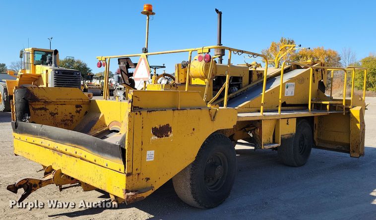 image for item DN3610 Etnyre chip spreader