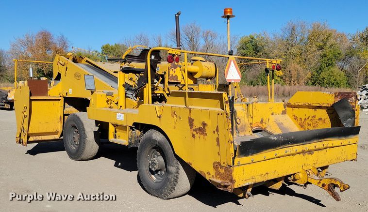 image for item DN3610 Etnyre chip spreader