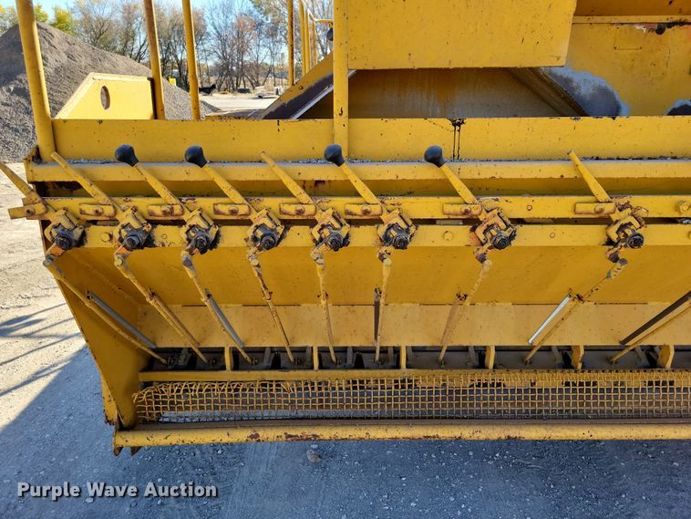 image for item DN3610 Etnyre chip spreader