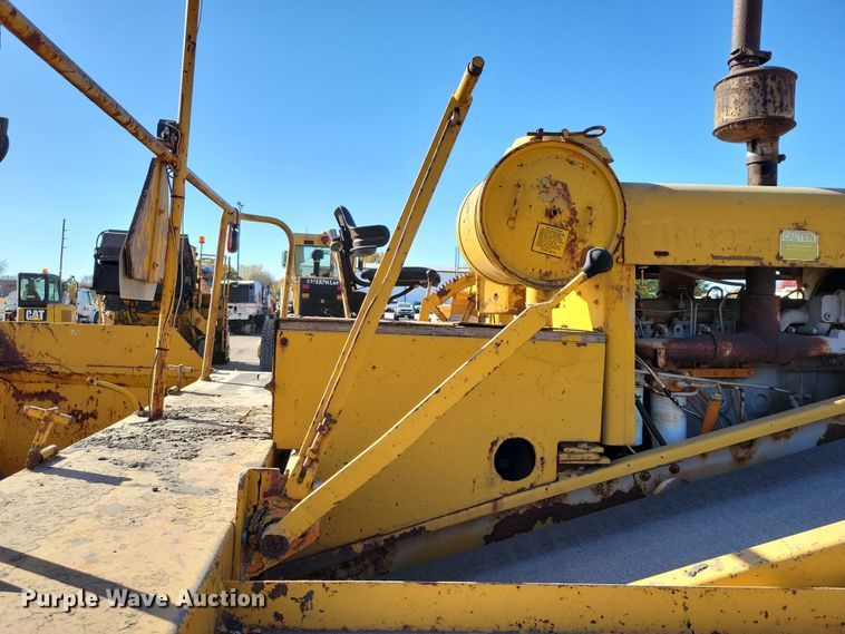 image for item DN3610 Etnyre chip spreader