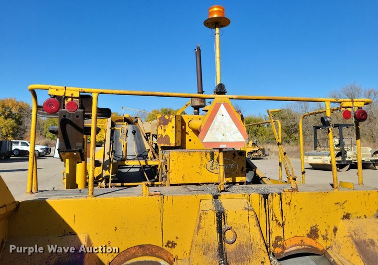 image for item DN3610 Etnyre chip spreader