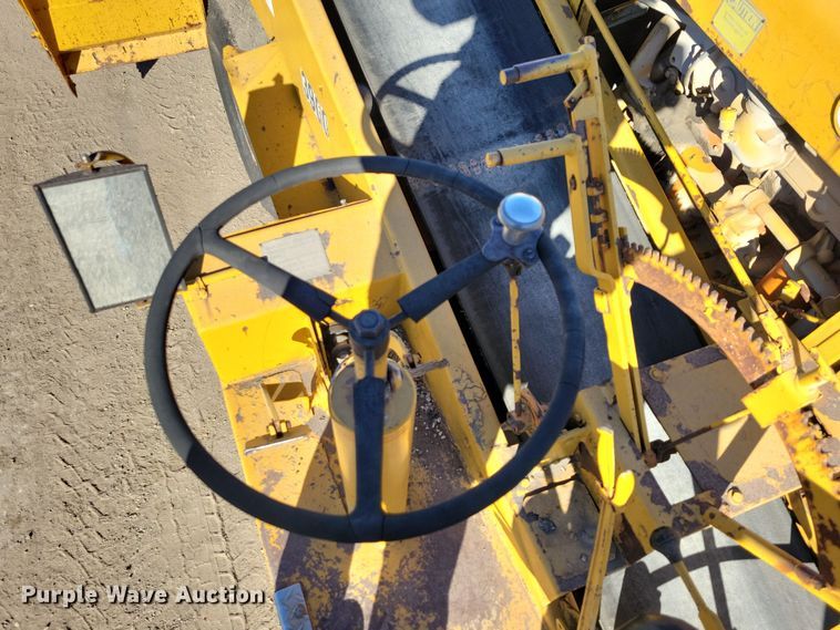 image for item DN3610 Etnyre chip spreader