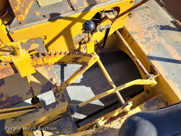 image for item DN3610 Etnyre chip spreader