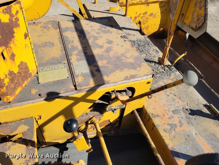 image for item DN3610 Etnyre chip spreader