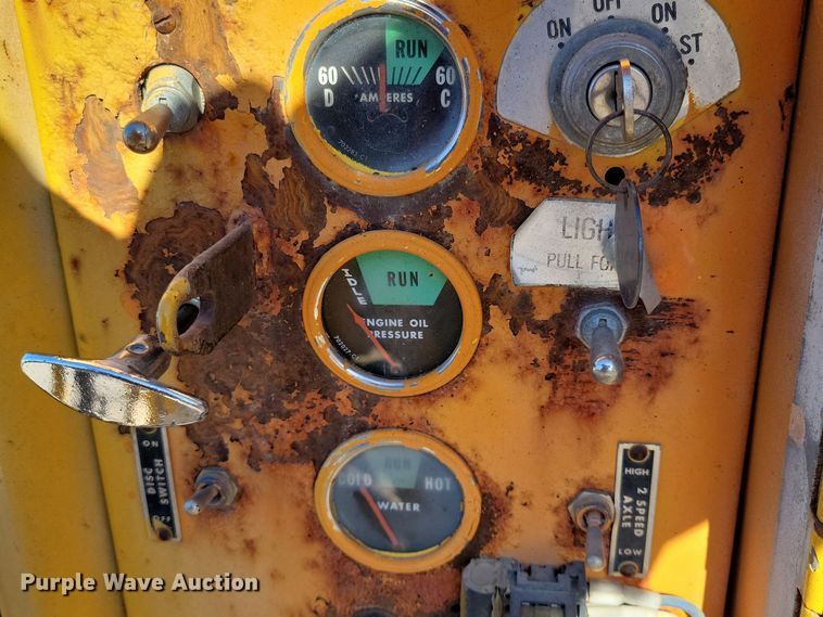 image for item DN3610 Etnyre chip spreader