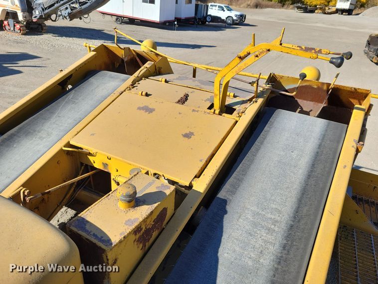 image for item DN3610 Etnyre chip spreader