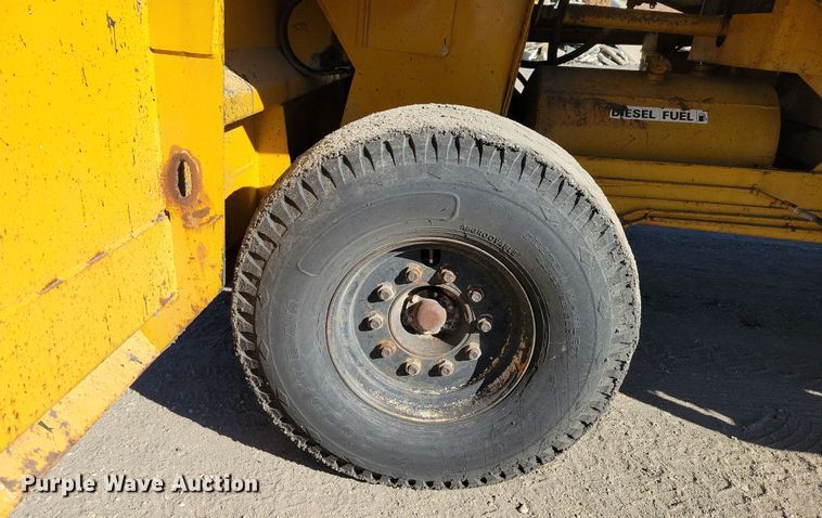 image for item DN3610 Etnyre chip spreader