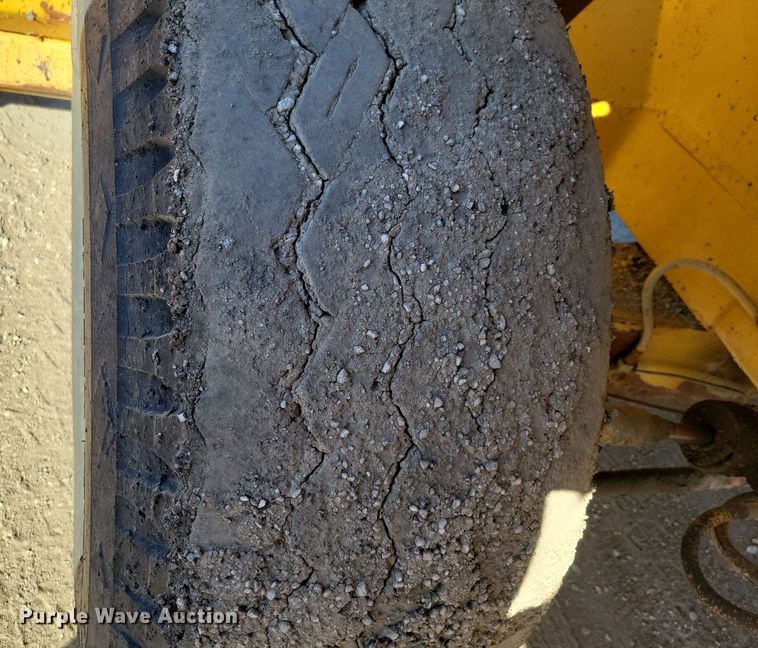 image for item DN3610 Etnyre chip spreader