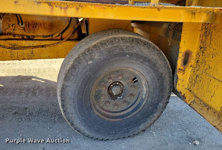 image for item DN3610 Etnyre chip spreader