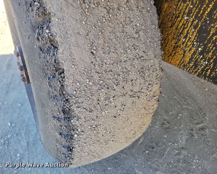 image for item DN3610 Etnyre chip spreader