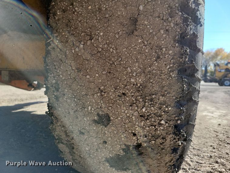 image for item DN3610 Etnyre chip spreader