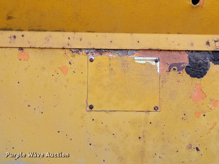 image for item DN3610 Etnyre chip spreader