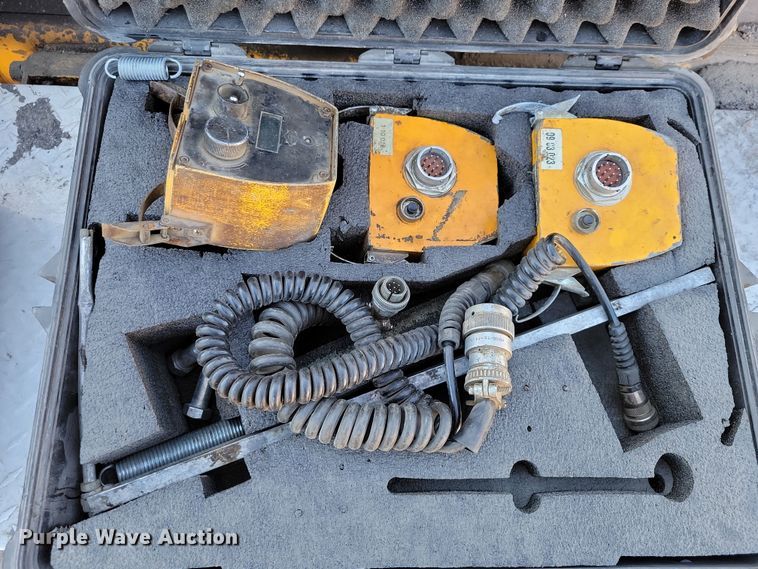 image for item DN3612 2001 Blaw Knox PF-5510 paver