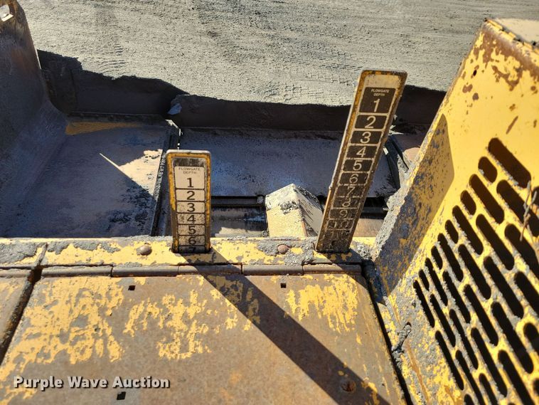 image for item DN3612 2001 Blaw Knox PF-5510 paver