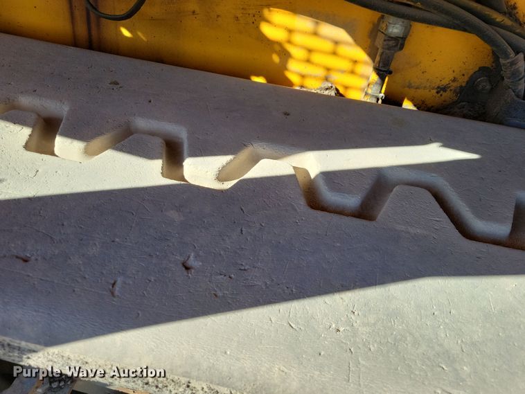 image for item DN3612 2001 Blaw Knox PF-5510 paver