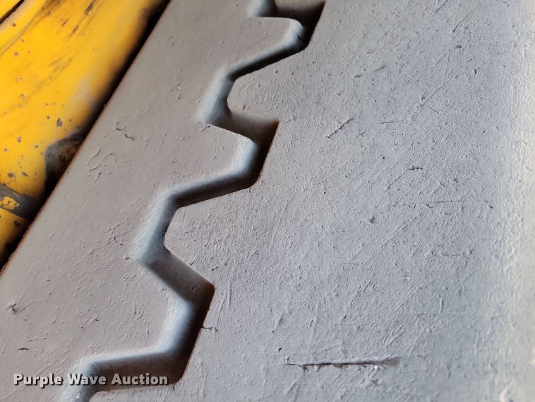 image for item DN3612 2001 Blaw Knox PF-5510 paver