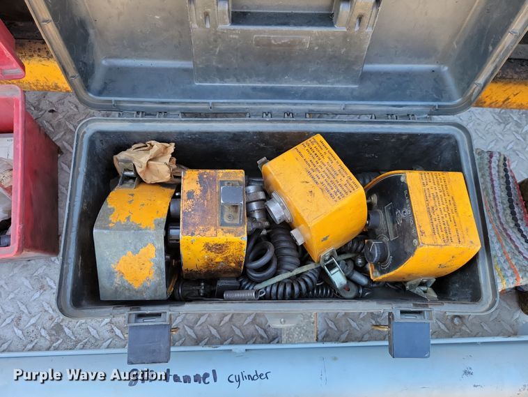 image for item DN3613 2001 Blaw Knox PF-4410 paver