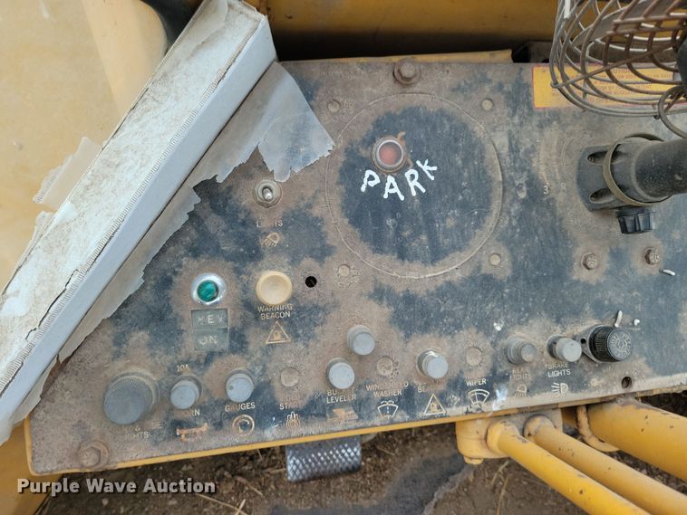 image for item DN3618 1981 Clark 35C  GM wheel loader