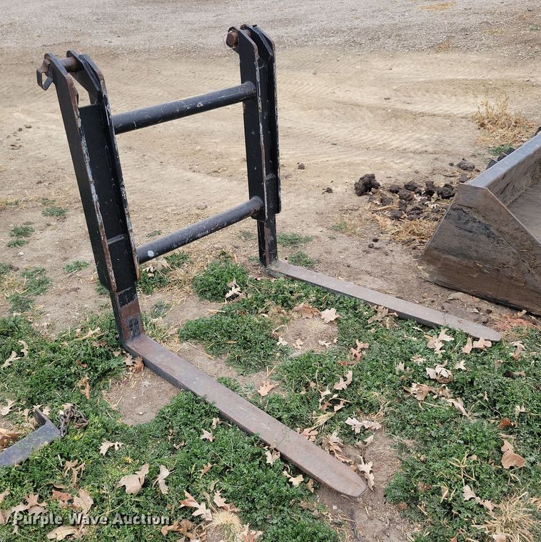 image for item DN3618 1981 Clark 35C  GM wheel loader