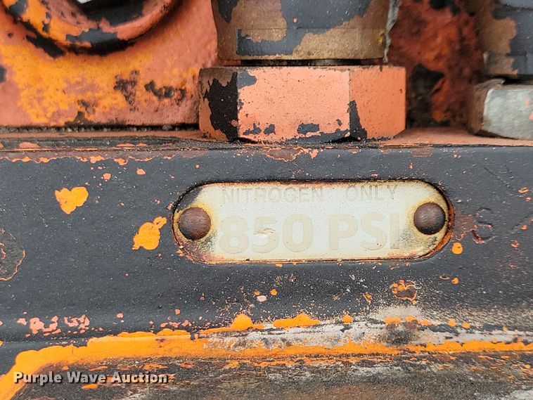 image for item DN3622 Stanley MB25000 skid steer breaker