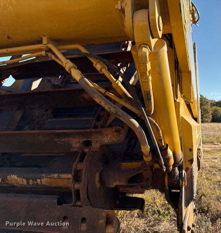 image for item DO7593 2005 Caterpillar  613C Series II elevating scraper