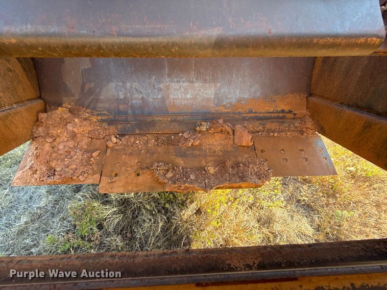 image for item DO7593 2005 Caterpillar  613C Series II elevating scraper