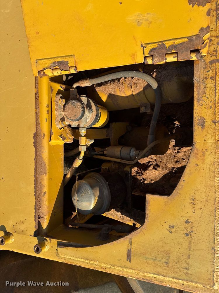 image for item DO7593 2005 Caterpillar  613C Series II elevating scraper