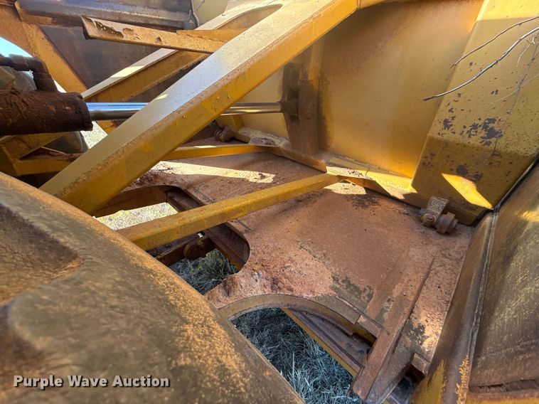 image for item DO7593 2005 Caterpillar  613C Series II elevating scraper