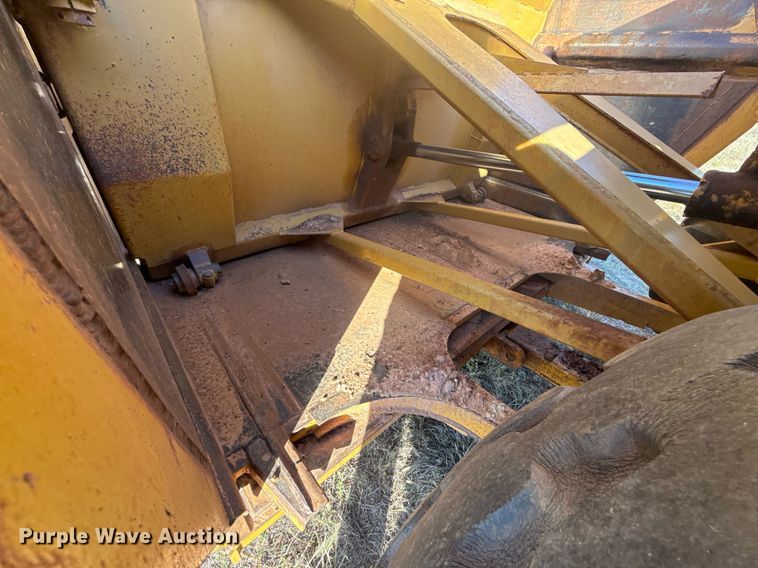 image for item DO7593 2005 Caterpillar  613C Series II elevating scraper