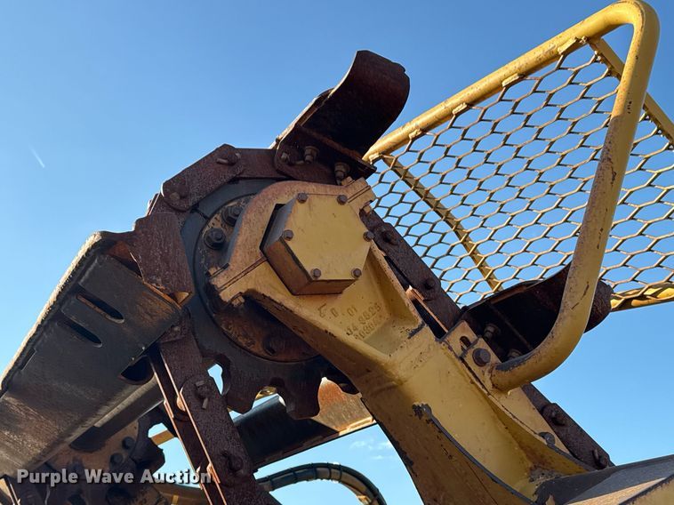 image for item DO7593 2005 Caterpillar  613C Series II elevating scraper