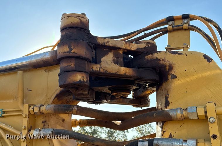 image for item DO7593 2005 Caterpillar  613C Series II elevating scraper