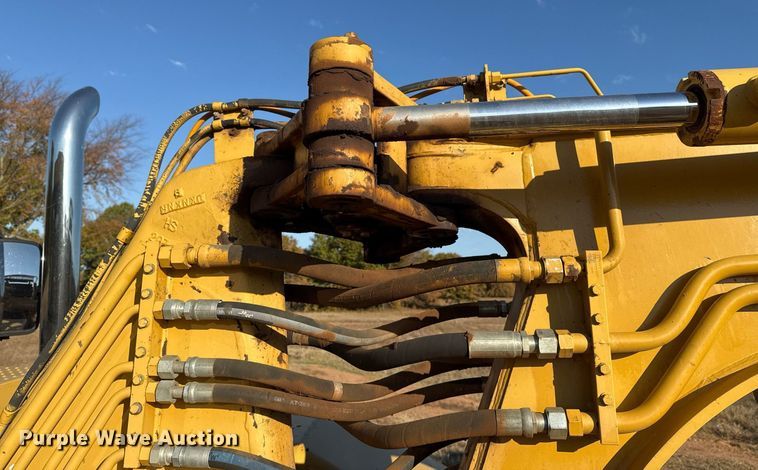 image for item DO7593 2005 Caterpillar  613C Series II elevating scraper