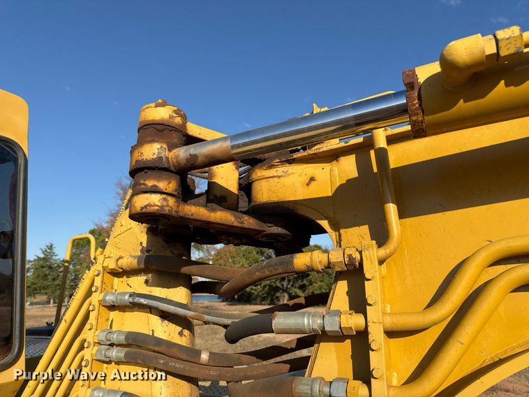 image for item DO7593 2005 Caterpillar  613C Series II elevating scraper