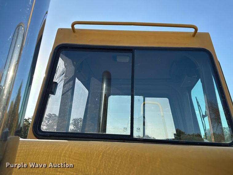 image for item DO7593 2005 Caterpillar  613C Series II elevating scraper