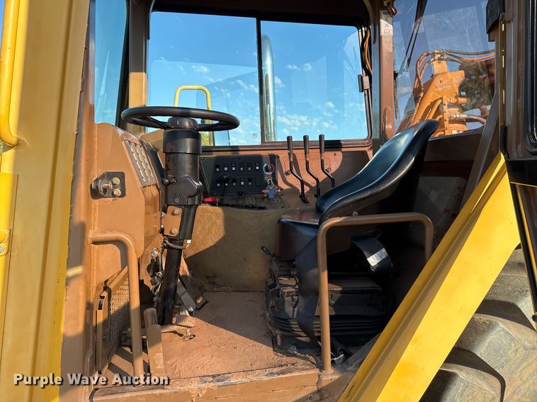 image for item DO7593 2005 Caterpillar  613C Series II elevating scraper