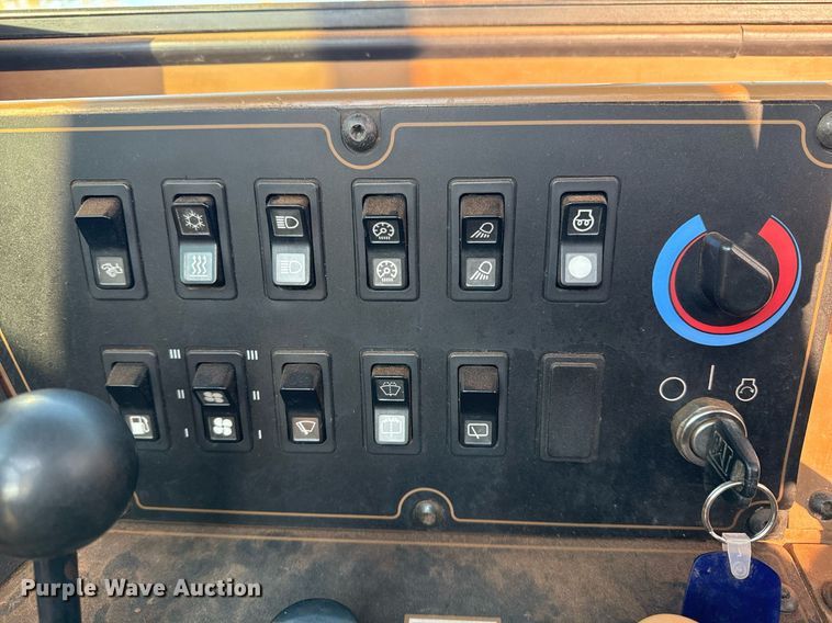 image for item DO7593 2005 Caterpillar  613C Series II elevating scraper