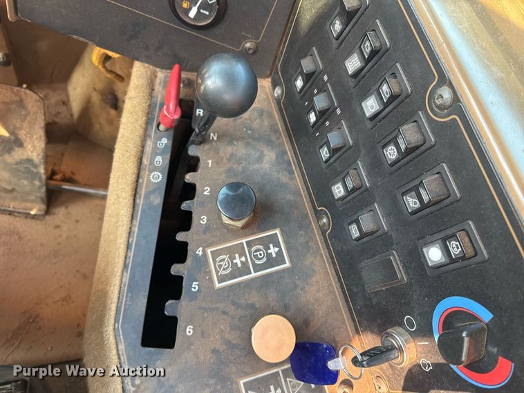 image for item DO7593 2005 Caterpillar  613C Series II elevating scraper