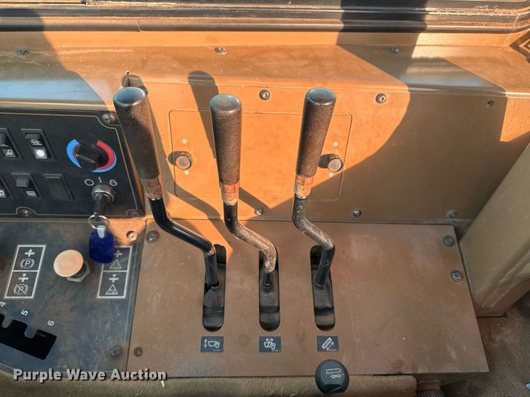 image for item DO7593 2005 Caterpillar  613C Series II elevating scraper