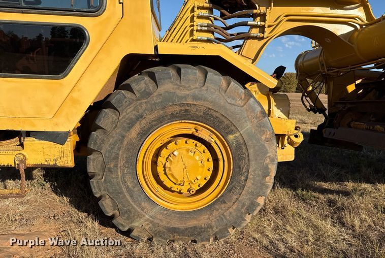 image for item DO7593 2005 Caterpillar  613C Series II elevating scraper