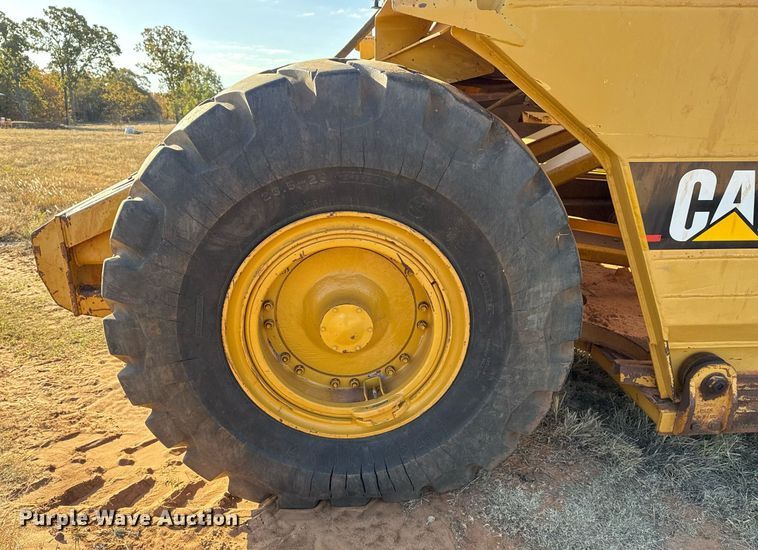 image for item DO7593 2005 Caterpillar  613C Series II elevating scraper