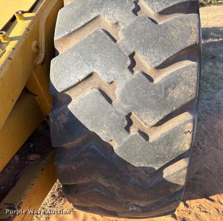 image for item DO7593 2005 Caterpillar  613C Series II elevating scraper