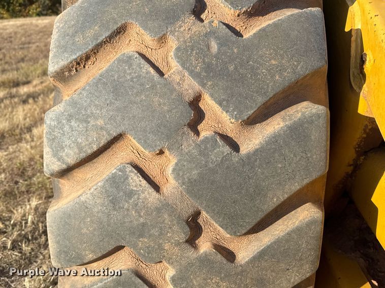 image for item DO7593 2005 Caterpillar  613C Series II elevating scraper