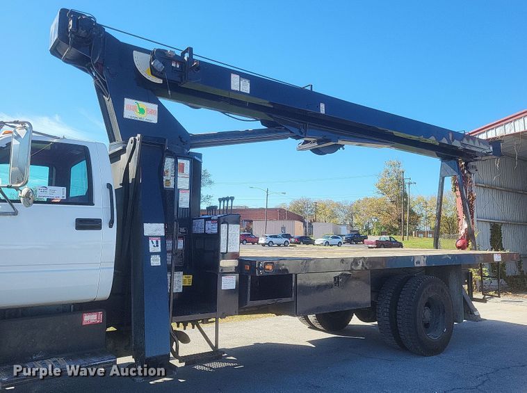 image for item DQ3735 1996 GMC Topkick C6500 crane truck