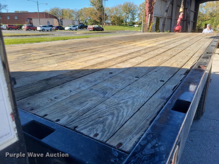 image for item DQ3735 1996 GMC Topkick C6500 crane truck