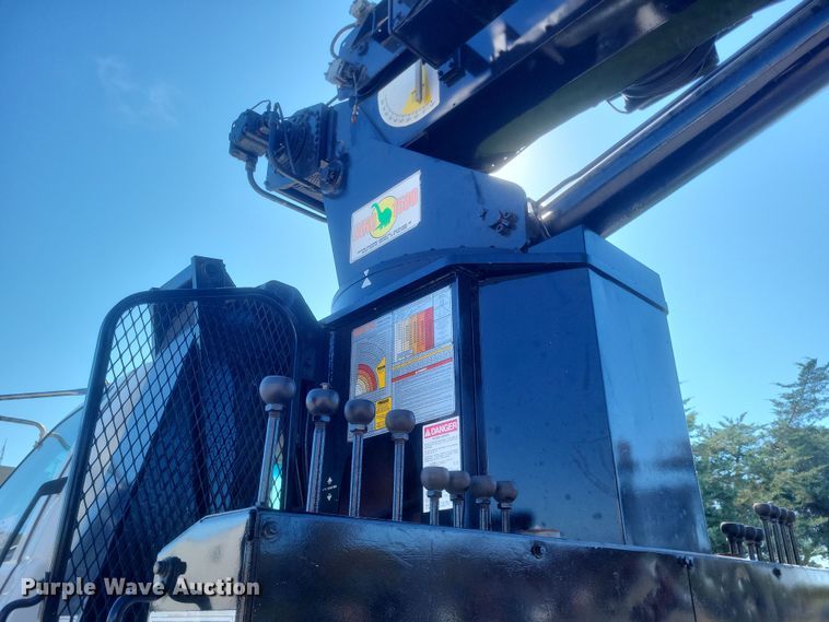 image for item DQ3735 1996 GMC Topkick C6500 crane truck